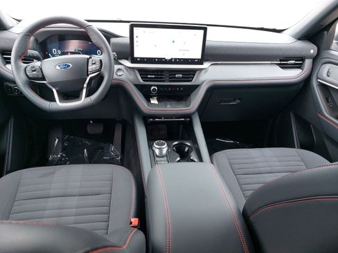 Used 2025 Ford Explorer ST-Line w/ Premium Package image 9