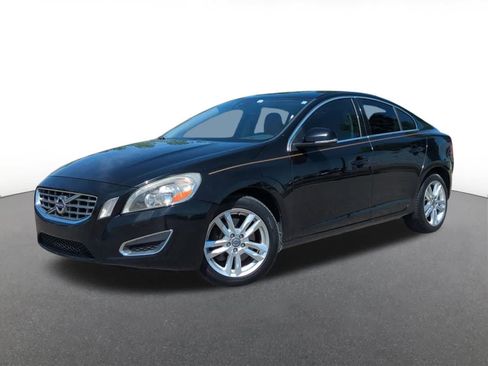 Used 2013 Volvo S60 T5 FWD image 1