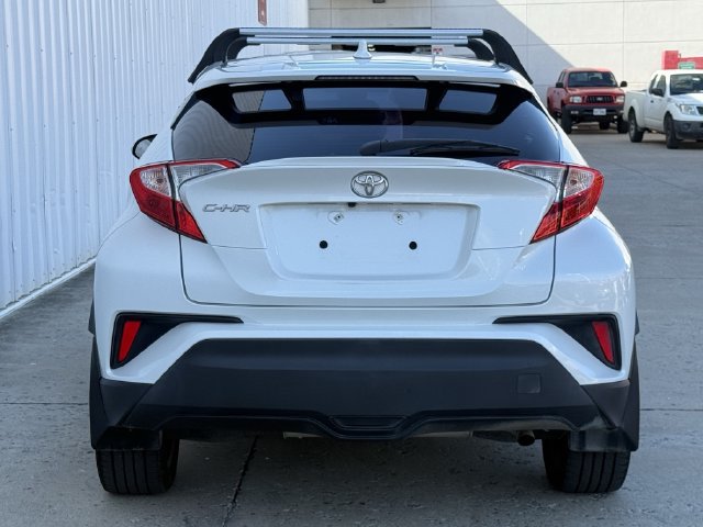 Used 2020 Toyota C-HR XLE FWD image 6