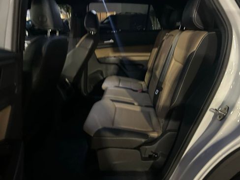 Used 2021 Volkswagen Atlas Cross Sport SE w/ Panoramic Sunroof Package image 43