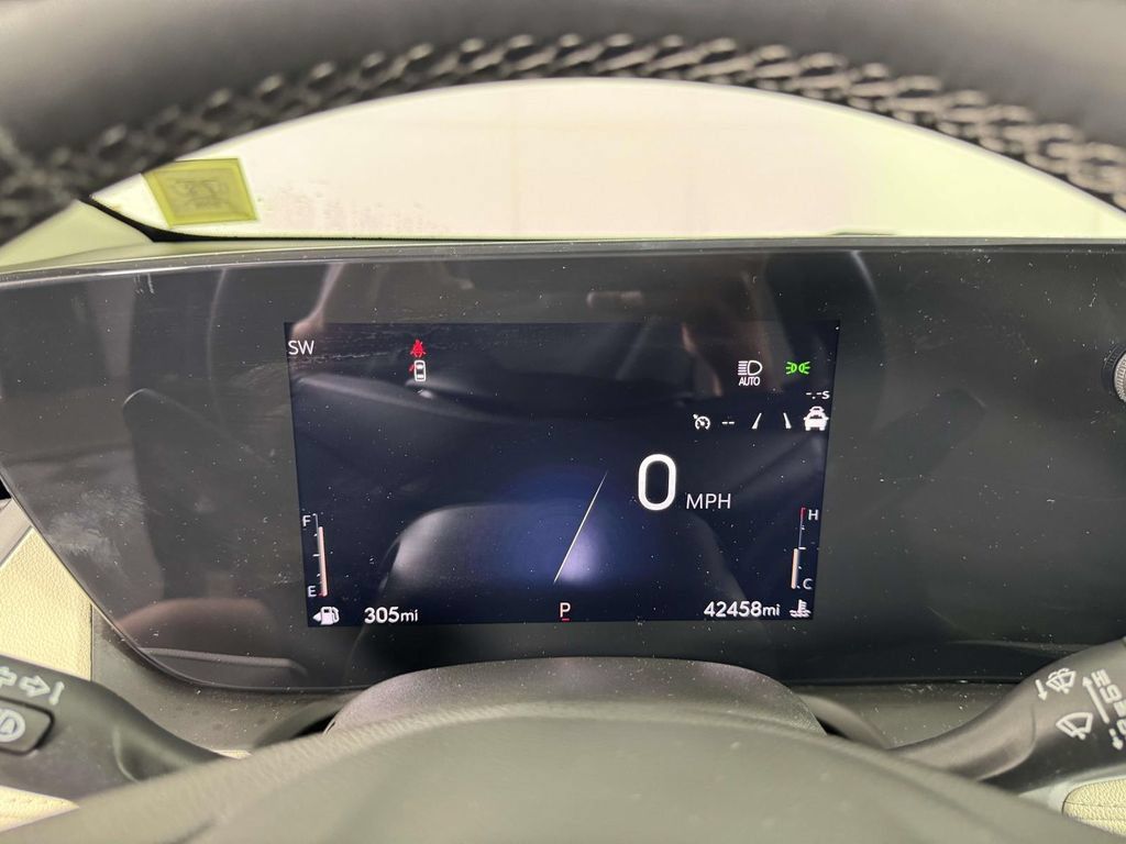 Used 2024 Buick Encore GX Sport Touring w/ Experience Buick Package FWD image 3