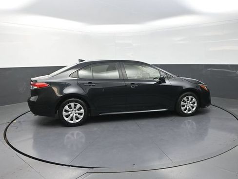 Certified 2021 Toyota Corolla LE FWD image 9