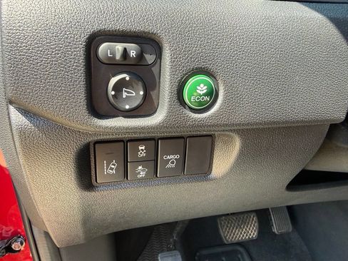 Used 2025 Honda Ridgeline RTL image 13
