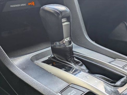 Used 2016 Honda Civic Touring image 9