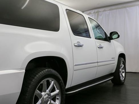 Used 2011 GMC Yukon XL Denali AWD/4WD image 35