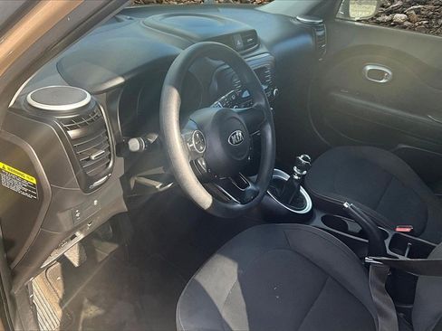 Used 2015 Kia Soul Base image 12
