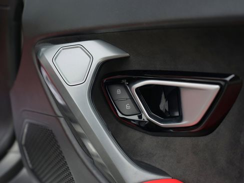 Used 2018 Lamborghini Huracan LP 580-2 image 34