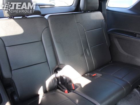 Used 2023 Chevrolet Traverse LT image 27