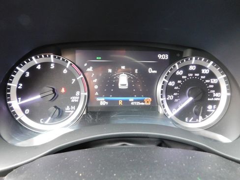 Used 2024 Toyota Highlander XLE FWD image 7