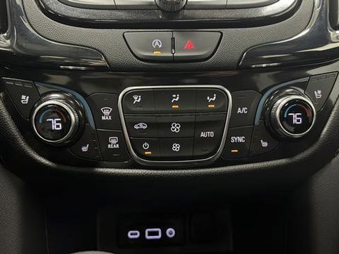 Used 2024 Chevrolet Equinox Premier image 18