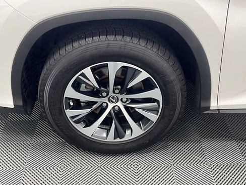 Certified 2022 Lexus RX 350L Premium w/ Premium Package AWD/4WD image 23
