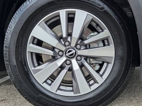 Used 2022 Nissan Pathfinder SL AWD/4WD image 19