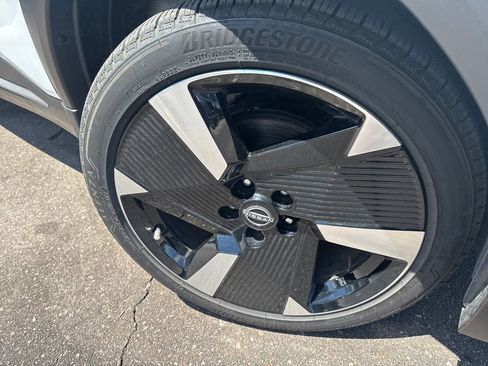 Used 2025 Nissan Kicks SR FWD image 37
