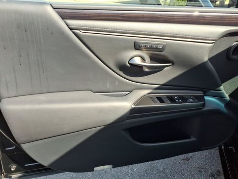 Used 2019 Lexus ES 350 w/ Premium Package FWD image 12