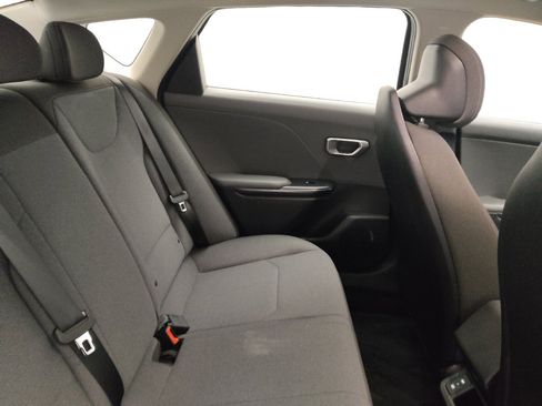 Used 2025 Kia K4 LXS image 19