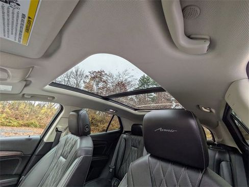 Certified 2023 Buick Envision Avenir image 28