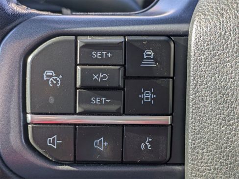 Used 2023 Ford F150 Lariat w/ Trailer Tow Package image 27