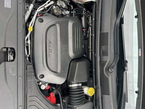 Used 2020 Chrysler Pacifica Touring-L w/ Advanced Safetytec Group image 24