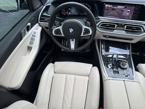Used 2022 BMW X7 M50i AWD/4WD image 29