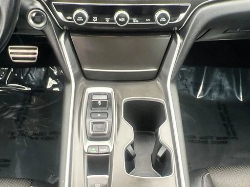 Used 2019 Honda Accord Sport image 11