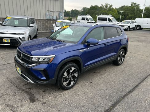 Used 2024 Volkswagen Taos SE AWD/4WD image 8