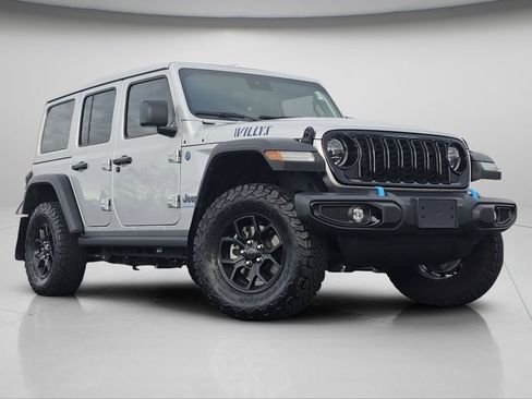 Used 2024 Jeep Wrangler Unlimited image 2