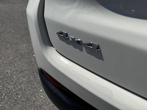 Used 2019 Jeep Compass Latitude image 14