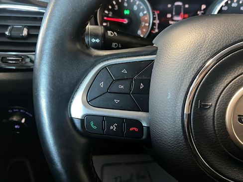 Used 2019 Jeep Compass Limited image 29