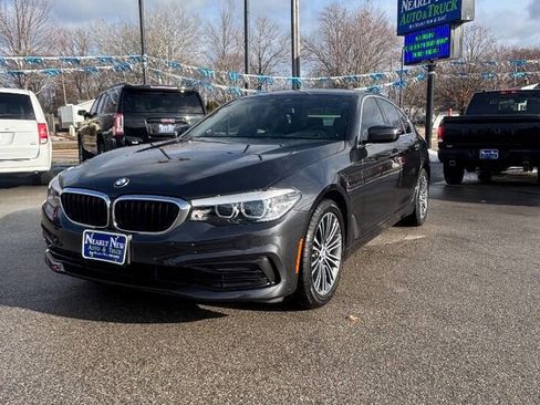 Used 2020 BMW 530i xDrive w/ Premium Package image 2