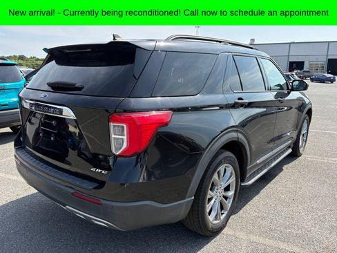 Used 2021 Ford Explorer XLT w/ Equipment Group 202A AWD/4WD image 3