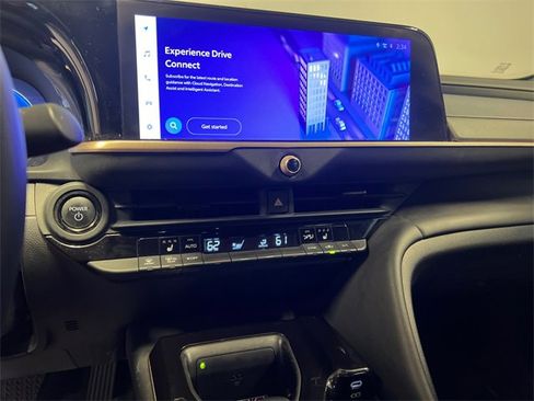 Used 2024 Toyota Crown XLE image 27