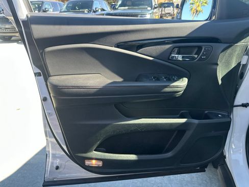 Used 2024 Honda Ridgeline Black Edition image 15