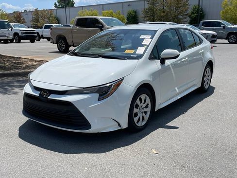 Used 2023 Toyota Corolla LE FWD image 3