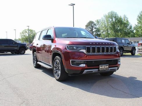 Used 2024 Jeep Wagoneer Series II image 7