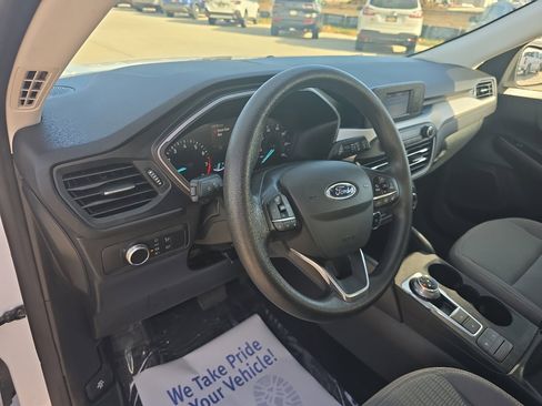 Used 2021 Ford Escape S image 22