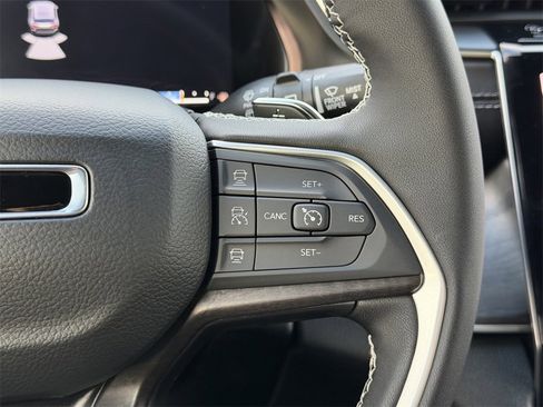 New 2025 Jeep Grand Cherokee L Limited image 24