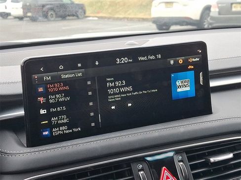 Used 2023 Genesis G70 2.0T image 17