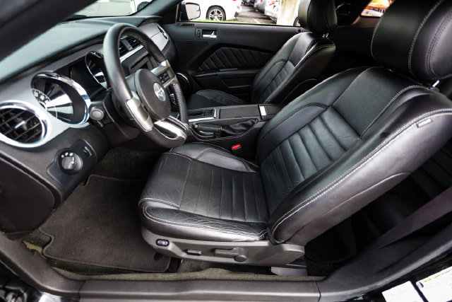Used 2014 Ford Mustang Premium RWD image 22