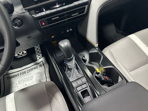 Used 2025 Toyota Camry SE w/ Convenience Package FWD image 37