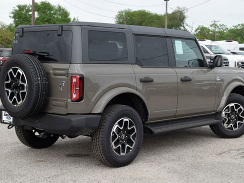 New 2026 Ford Bronco Outer Banks AWD/4WD image 6