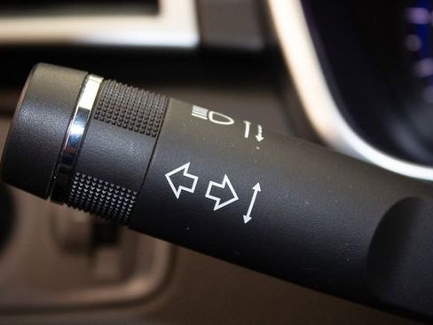 Used 2015 Cadillac SRX Luxury w/ Driver Awareness Package image 25