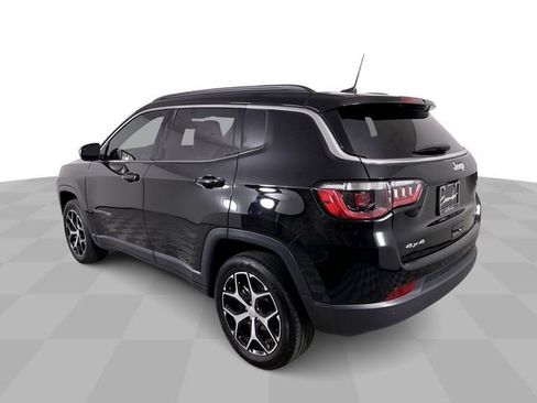 Used 2024 Jeep Compass Limited image 11