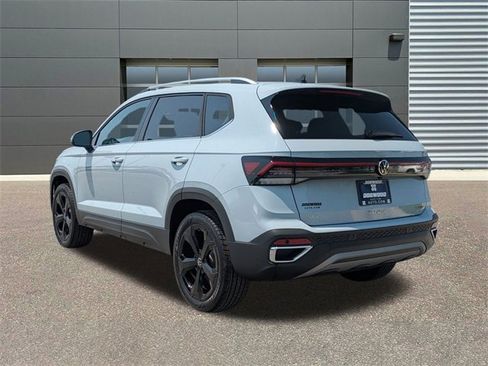 New 2025 Volkswagen Taos SEL image 5