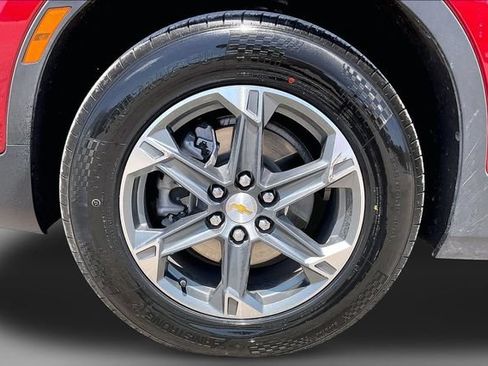 Used 2025 Chevrolet Blazer LT AWD/4WD image 9