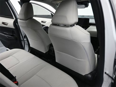 Used 2023 Toyota Corolla Cross LE image 25