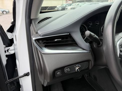 Used 2019 Buick Enclave Essence AWD/4WD image 12