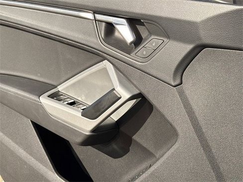 Used 2023 Audi Q3 2.0T Premium image 24