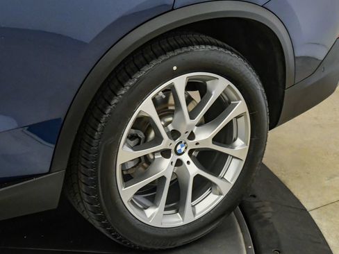 Certified 2022 BMW X5 sDrive40i w/ Luxury Seating Package RWD image 11