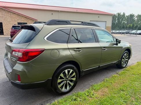 Used 2015 Subaru Outback 2.5i Limited AWD/4WD image 4