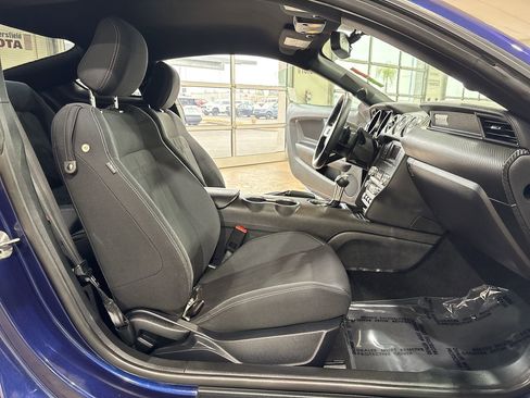 Used 2019 Ford Mustang Coupe image 24